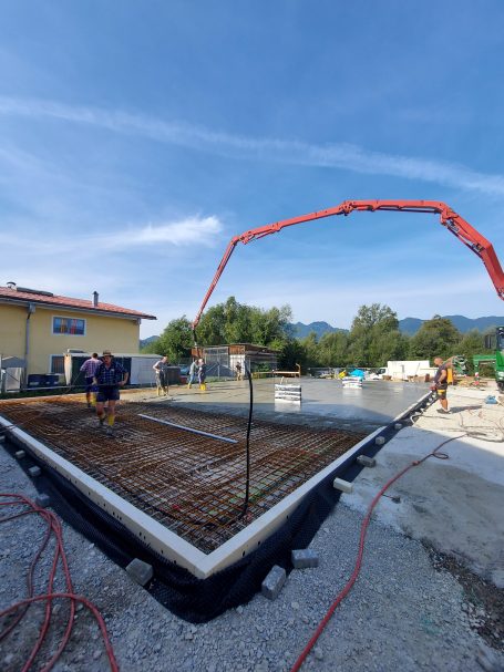 Betoniert wurde mit einer Pumpe